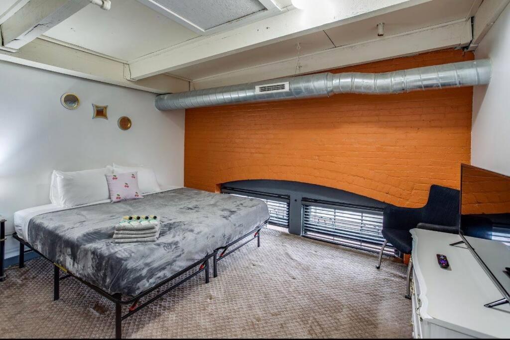 Centric Modern Loft W/ King Beds Apartment Rochester Bagian luar foto