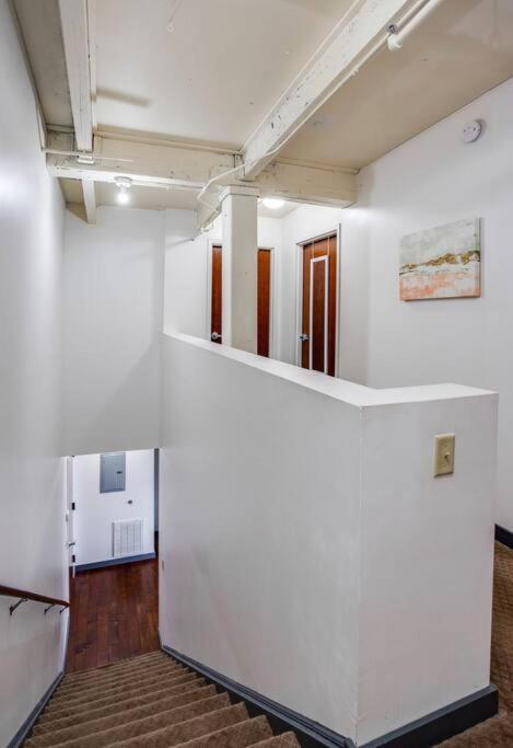 Centric Modern Loft W/ King Beds Apartment Rochester Bagian luar foto
