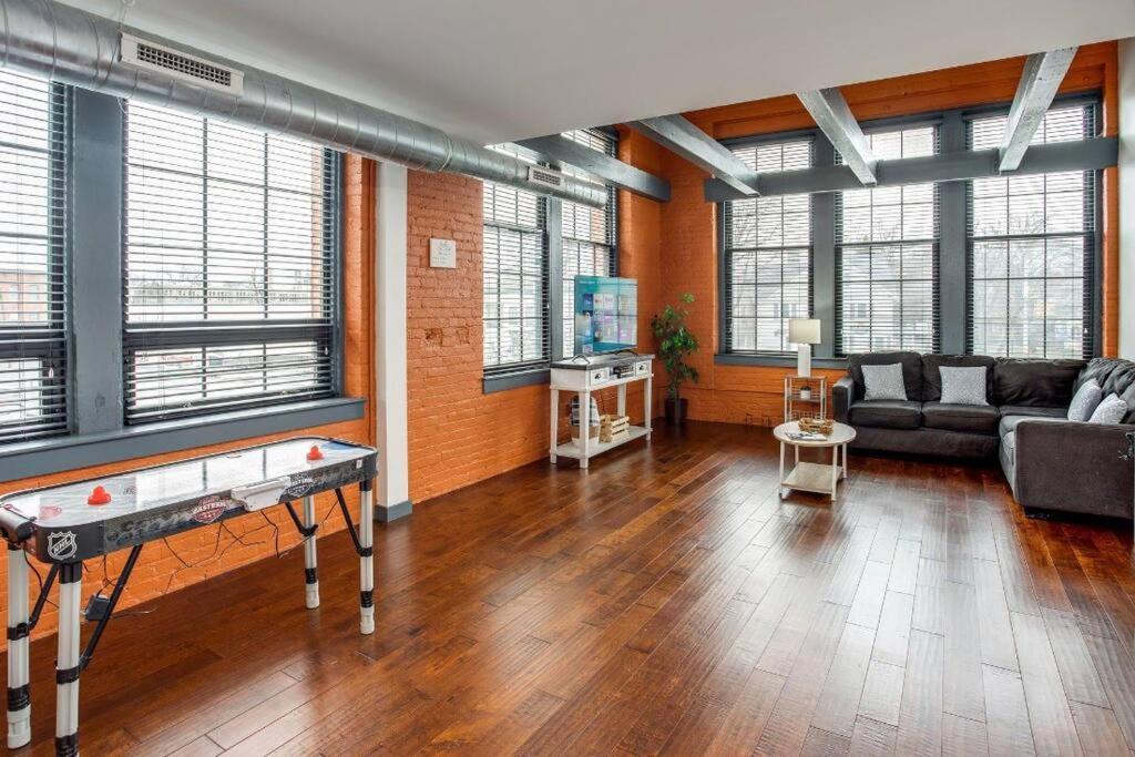 Centric Modern Loft W/ King Beds Apartment Rochester Bagian luar foto